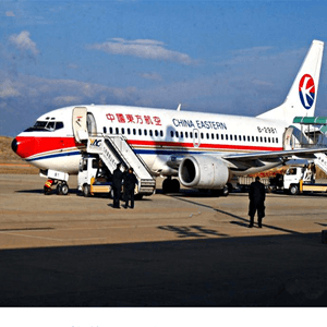 郑州航空货运航空快运业稳步发展的原因是什么？